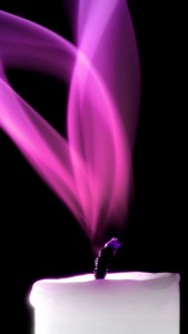 Purple-Candle-Picture-iphone-5-wallpaper-ilikewallpaper_com